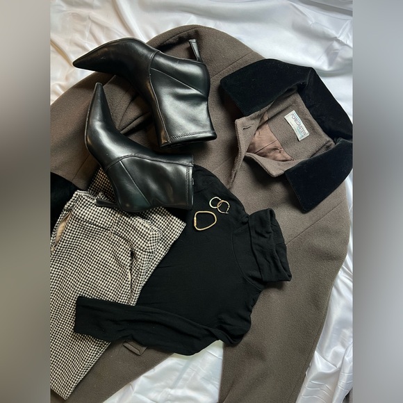 SOLD - Picture 2 of 5